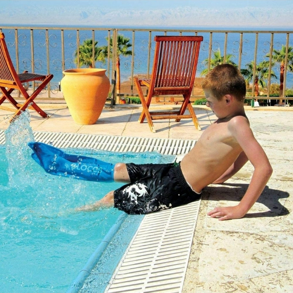 Bloccs Waterproof Cast Protector - Child Short Leg  Size Large